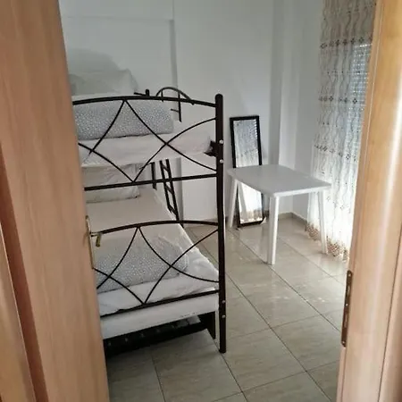 Apartment πλήρως εξοπλισμένο διαμέρισμα. Nea Moudania